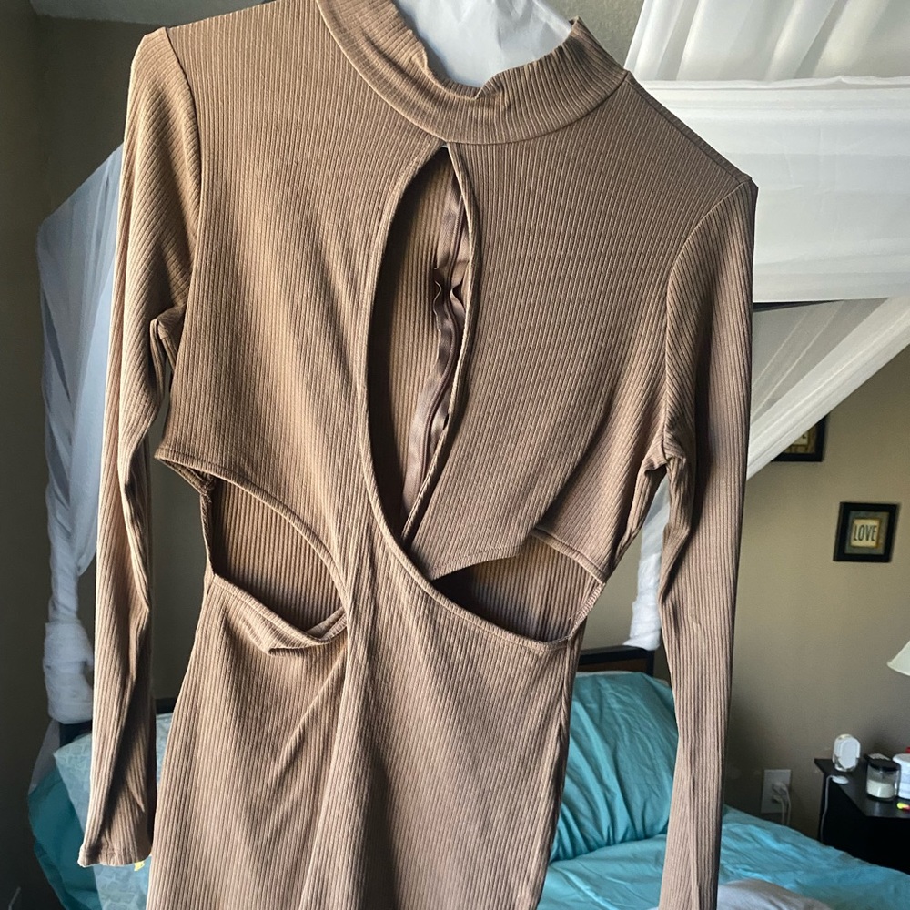Long sleeve short romper…